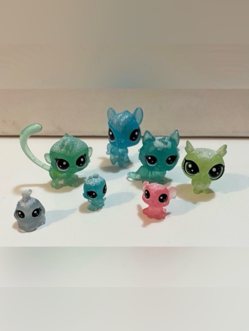 Littlest Pet Shop Frosted Wonderland mix Collection Figure 8 Pack Cake Topper